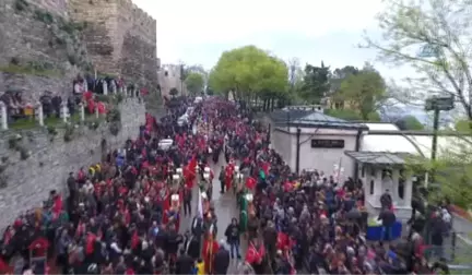 Bursa'nın Fetih Şenliklerinde Diriliş İzdihamı... Yürüyüş Havadan Görüntülendi