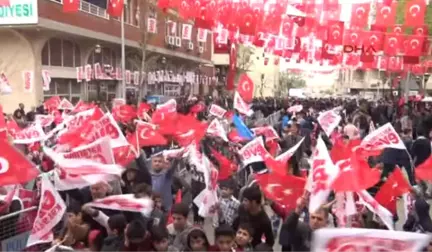 Mardin Bakan Tüfenkçi Yağıştan Dolayı 2 Kez Dağılan Kalabalığa 3'üncü Kez Hitap Etti