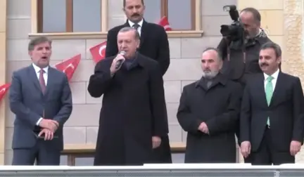 Cumhurbaşkanı Erdoğan, Imam Hatip Lisesinde Öğrencilere Hitap Etti