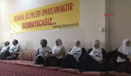 Diyarbakır'da, Cezaevlerindeki Açlık Grevlerine Destek Için 20 Kişi Açlık Grevi Başlattı