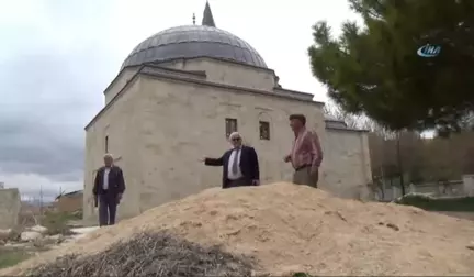 Karaman'da Tarihi Caminin İbadete Açılması İsteniyor