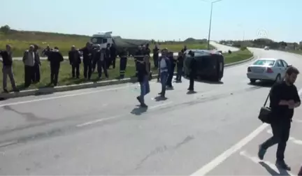 Trafik Kazası: 3 Yaralı