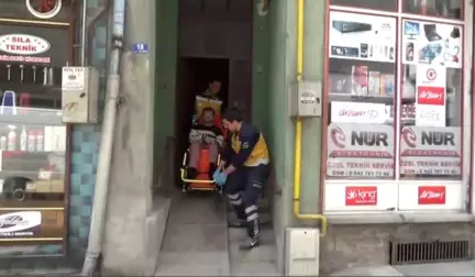 Türkiye Sandık Başında... Yaşlı ve Hasta Vatandaşlar Ambulanslar ile Taşındı