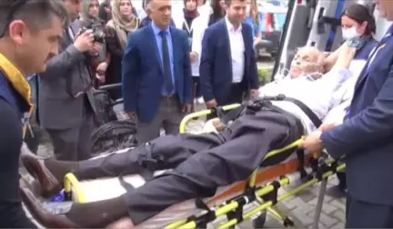 Yaptırdığı Sağlık Merkezinin Açılışına Ambulansla Getirildi
