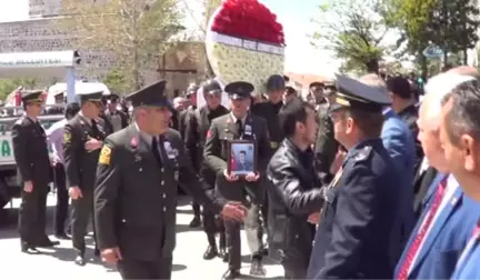 Şehit Astsubay Karaman'ı Son Yolculuğuna Binler Uğurladı