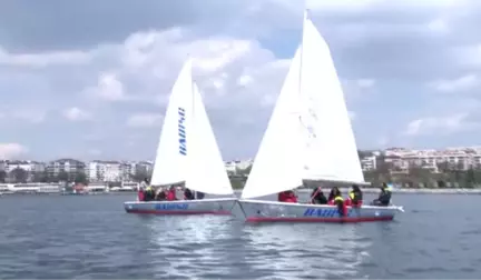 23 Nisan Için Istanbul'a Geldiler, Ilk Kez Denizle Buluştular