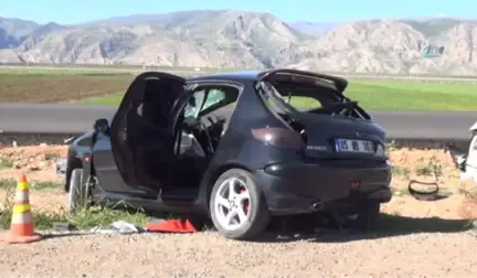 İki Otomobil Çarpıştı: 1 Polis Memuru Hayatını Kaybetti, 5 Yaralı