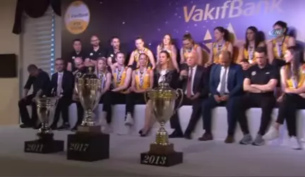 Cev Şampiyonlar Ligi Şampiyonu Vakıfbank, Basınla Buluştu