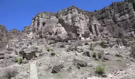 Frigler'in 3 Bin 200 Yıllık Kaya Evleri Turizme Kazandırılıyor