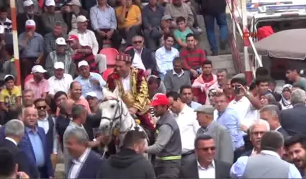 Antalya -Kumluca Güreşlerinde Orhan Okulu Üçüncü Kez Başpehlivan Oldu