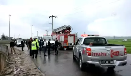 Işçileri Taşıyan Midibüs Devrildi: 15 Yaralı