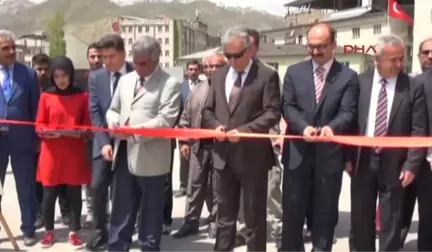 Hakkari'de Tarım ve Insan Konulu Fotoğraf Sergisi Açıldı