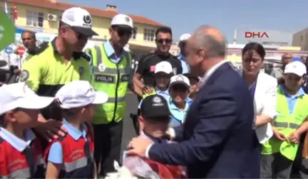 Mersin Mersin'de Trafik Haftası Kutlamasında Renkli Görüntüler Yaşandı