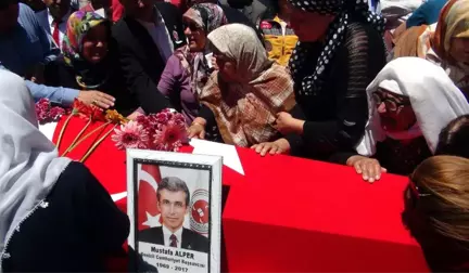 Başsavcı Mustafa Alper Son Yolculuğuna Uğurlandı