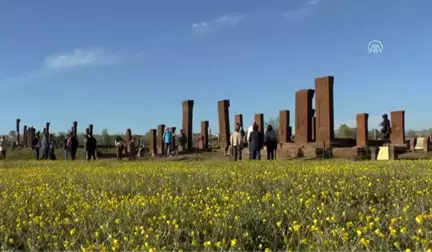 Bilim Adamları Ahlat'ı Gezdi