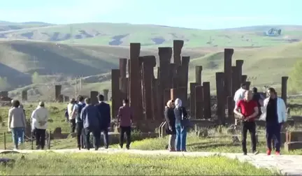 24 Ülkeden 108 Bilim Adamı Ahlat'ı Gezdi