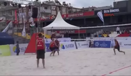 Aydın'da Plaj Voleybolu Heyecanı