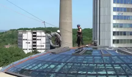 Köln)- Köln Ditib Merkez Camii'nin Hilalleri Takıldı