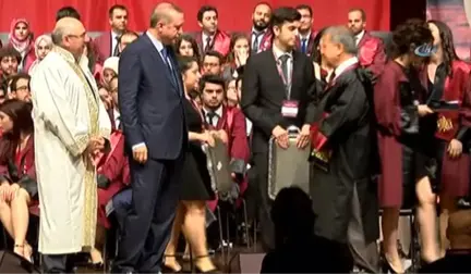 Abdullah Gül'ün Gelini de Tıp Fakültesi'nden Mezun Oldu