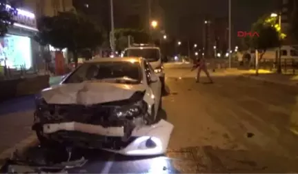 Adana'da Iki Otomobil Çarpıştı 1 Ölü, 1 Yaralı