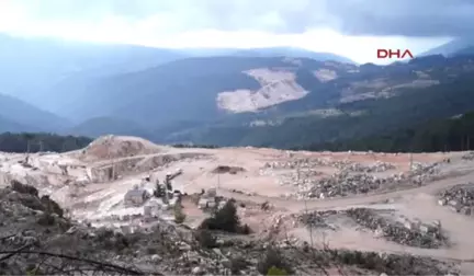 Antalya Çevreciler, Katledilen Büyüknohutçu Çifti Için Eylem Yaptı