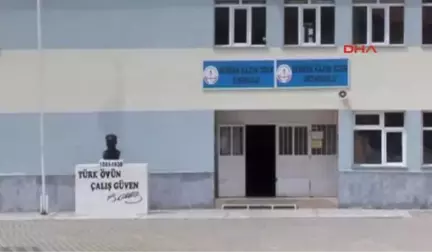 Afyon Öğretmenin Kabloyla Öğrenci Dövdüğü Iddiasına Soruşturma