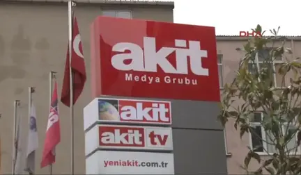 Kadir Demirel Için Yeni Akit Gazetesi Önünde Tören