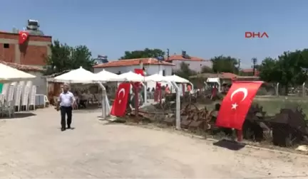 Manisa Akhisar Şehidini Bekliyor