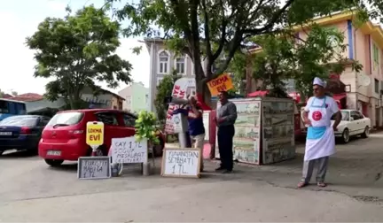 Edirneli Girişimci 1 TL'ye Dürbünle Yunanistan'ı Görme İmkanı Sunuyor