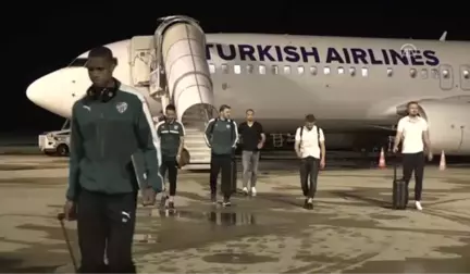 Bursaspor Kafilesi Bursa'ya Döndü