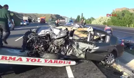 Yozgat Karşı Yola Geçen Otomobil Tır'la Çarpıştı: 1 Ölü, 2 Yaralı