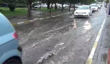 Etkili Olan Sağanak Nedeniyle Bazı Evleri Su Bastı