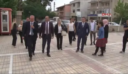 Izmir Şehit Hakan Incekar'ın Çocukları Karne Aldı