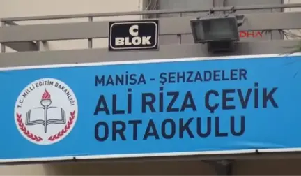 Manisa'da 249 Bin Öğrenci Karne Aldı