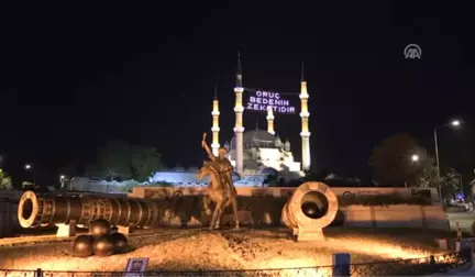 Selimiye Camii Avlusunda Sahur