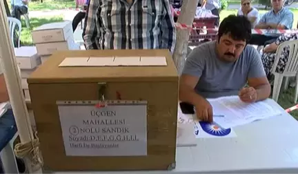 Antalya'da 2 Mahallede 'Otopark' Referandumu Başladı