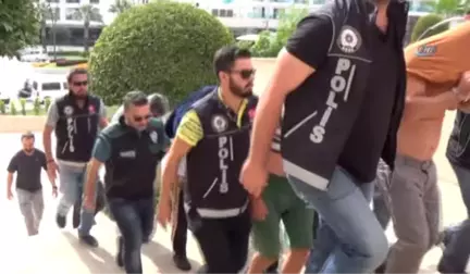 1 Ton Uyuşturucu ile Yakalanan Geminin Mürettebatı Adliyeye Sevk Edildi