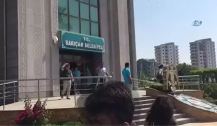 Adana'da Belediye Binasında 3 Kişi Rehin Alındı