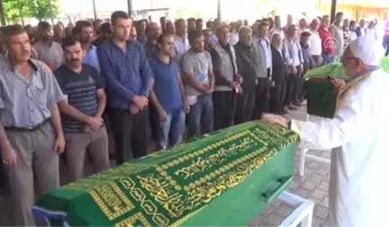 Gaziantep'te Alev Alan Otomobilde Ölen Çocuk Toprağa Verildi