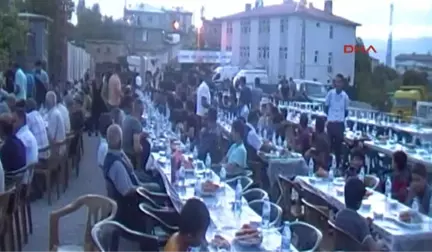 Hakkari Vedaş ve Vebsaş'tan Çukurca'da Iftar Yemeği