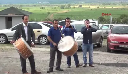 Tokat Niksar'a Dönen Komandolar Çiçeklerle Karşılandı