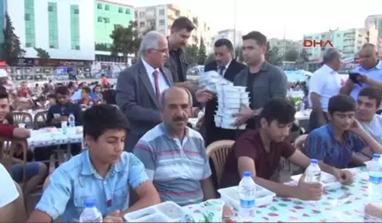 Şanlıurfa'da Valilikten 10 Bin Kişiye Iftar