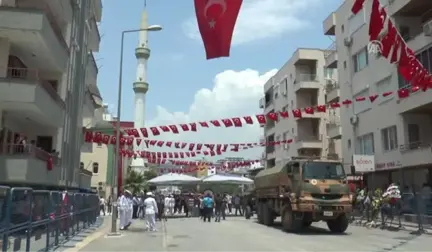 Şehit Babasının Cenazesine Askeri Üniformayla Katıldı