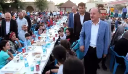 Mardin Bağcılar Belediyesinden Nusaybin'de Iftar Yemeği