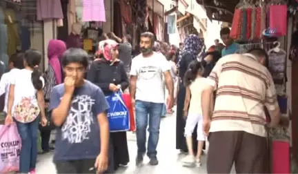 Tarihi Bedesten Çarşısında Bayram Hareketliliği