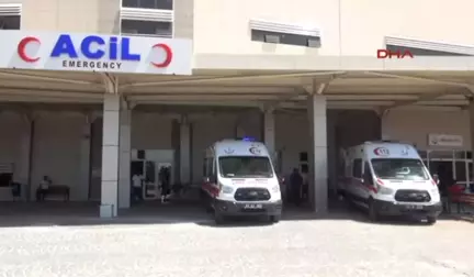 Şanlıurfa'da Tomobilin Bagajından Silahla Vurulmuş 3 Yaralı Çıktı