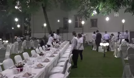 Türkiye'nin Tiflis Büyükelçiliği Iftar Programı Düzenledi