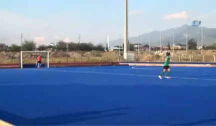 U16 Hokey Kadın Milli Takımı, Osmaniye'de Kampa Girdi