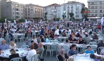 Avcılar'da Kadir Gecesi'nde 15 Bin Kişiye Iftar