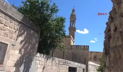 Mardin Süryani Vakfı, Hazine ve Diyanet'e Devredilen Mülkleri Için Dava Açıyor